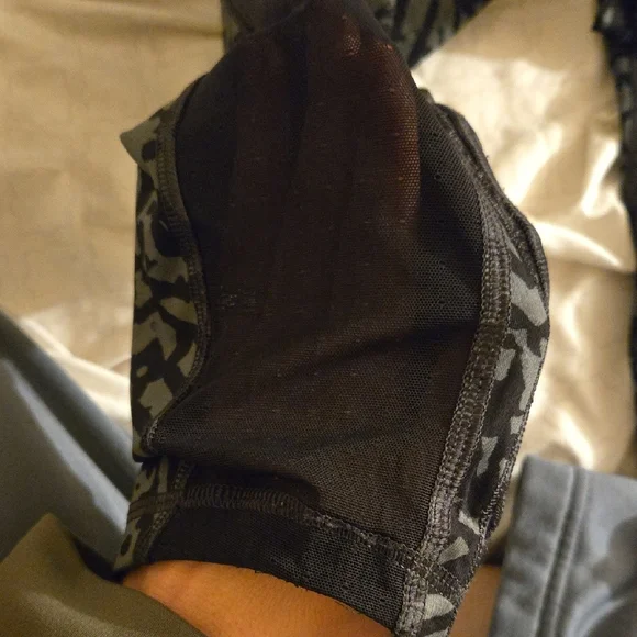 lululemon athletica Black and Gray Patterned Leggings - Picture 3 of 5